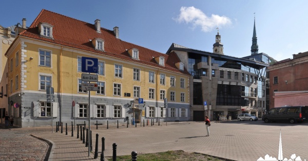 Jolie place derriére la l'Hôtel de ville de Rîga